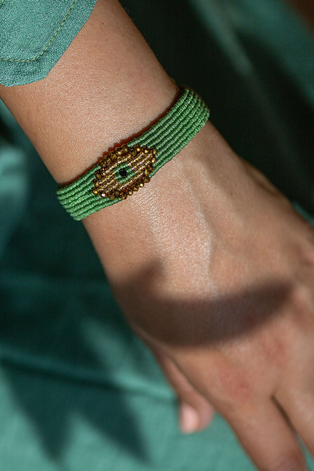 Micro macramé Evil Eye bracelet with golden crystal beads | Sage