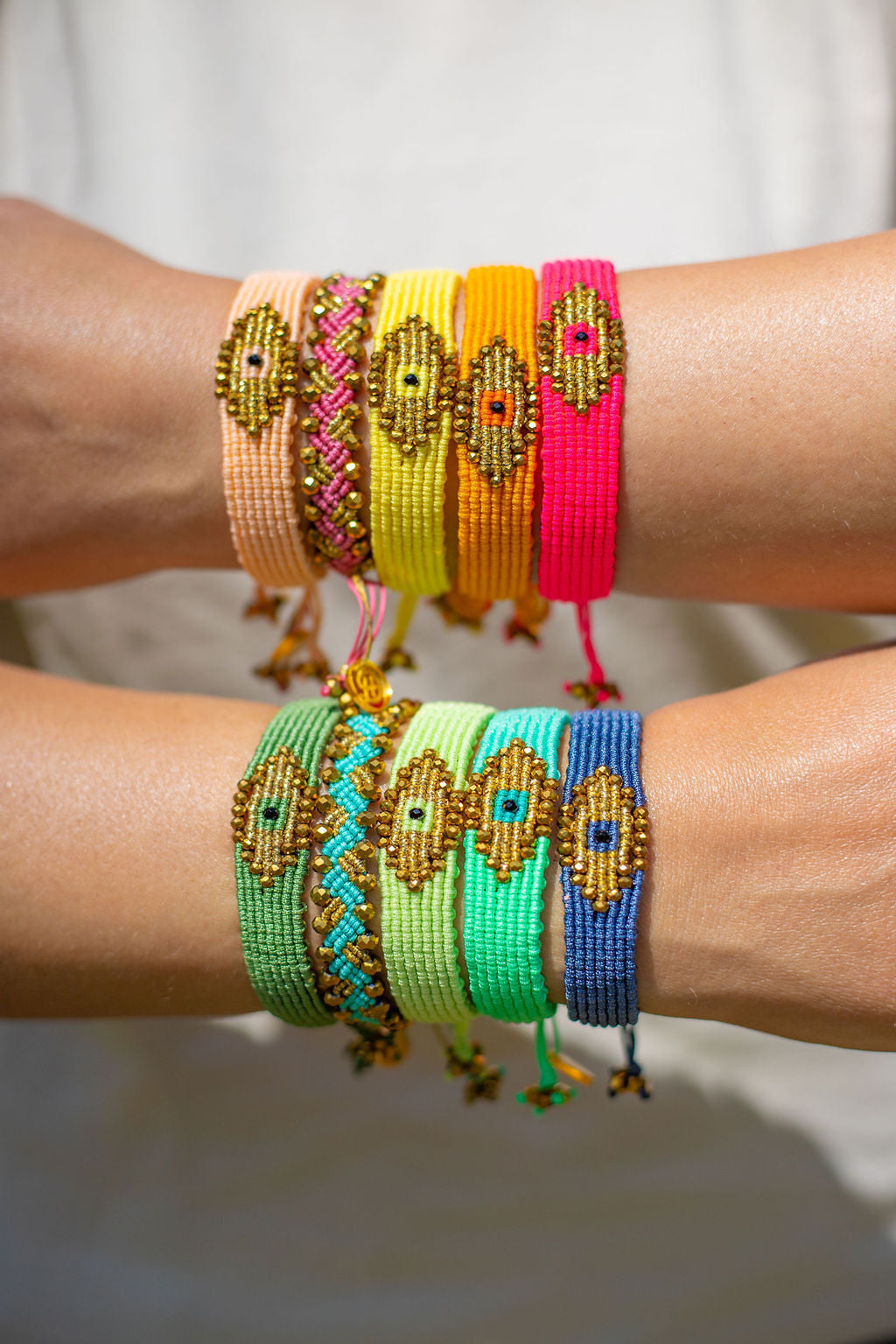 Micro macramé Evil Eye bracelet with golden crystal beads | Dusty Blue